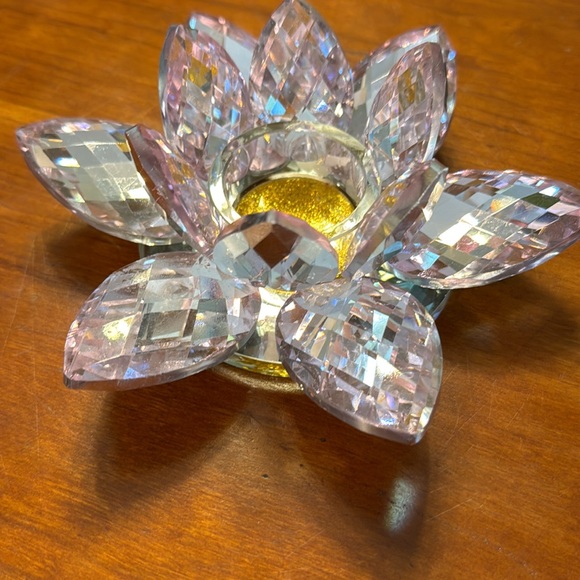 Crystal Lotus Tea light candle holder - Picture 3 of 6
